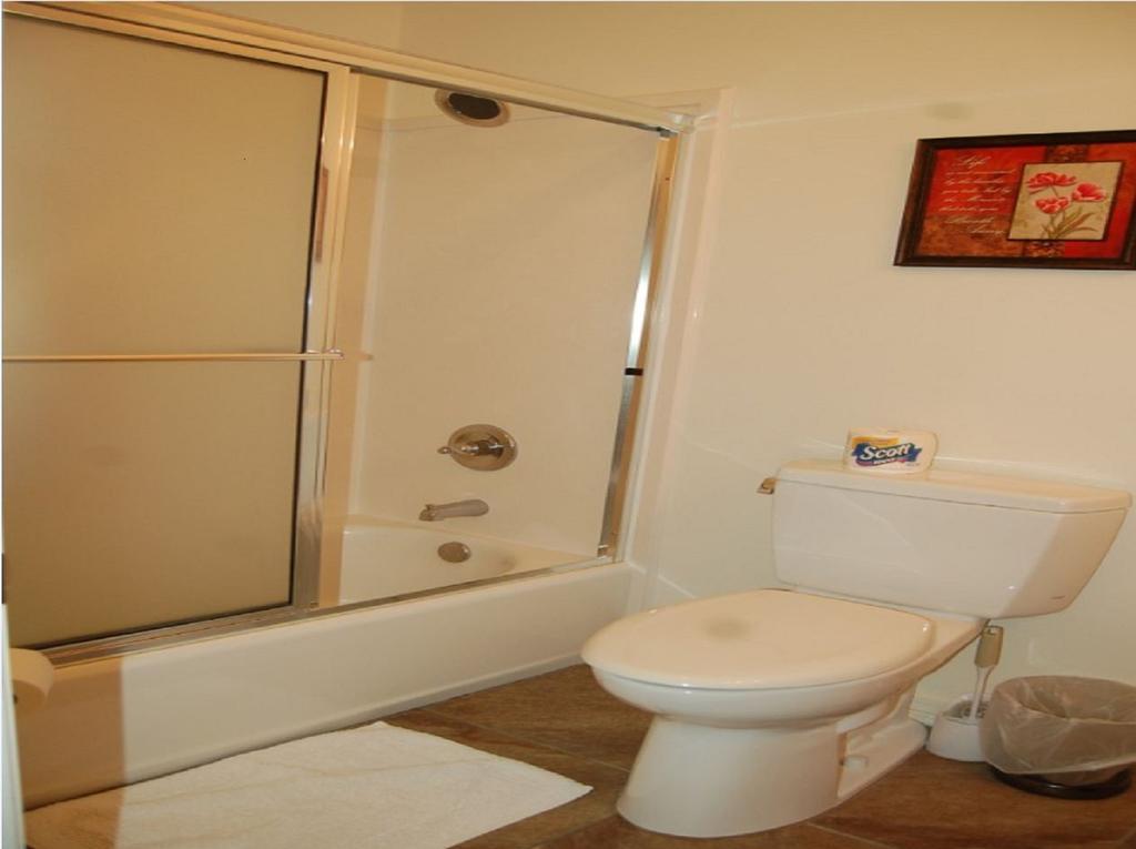 Tux Creek Inn Билокси Стая снимка